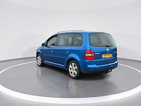 Volkswagen touran 2.0-16v fsi highline 2004 | 98-pr-kz i - afbeelding 13 van  15