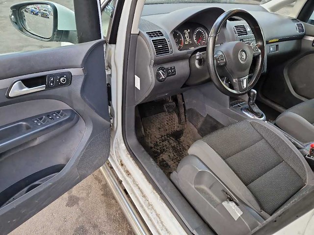 Volkswagen touran 2.0 tdi comfortline bluemotion automaat, 3-tnj-34 - afbeelding 5 van  9