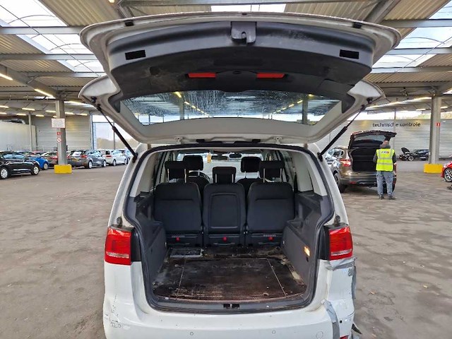 Volkswagen touran 2.0 tdi comfortline bluemotion automaat, 3-tnj-34 - afbeelding 8 van  9