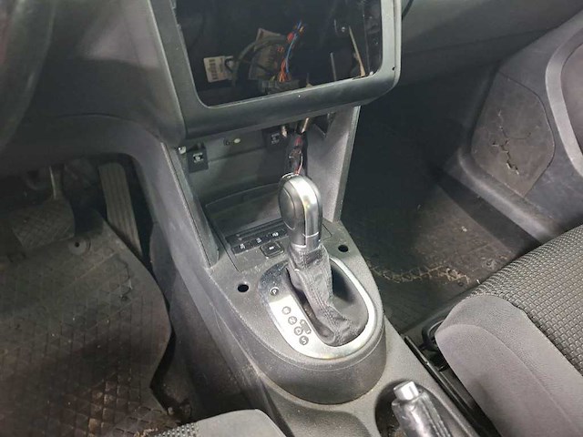 Volkswagen touran 2.0 tdi comfortline bluemotion, hb-377-v - afbeelding 2 van  5