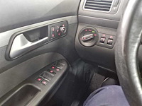 Volkswagen touran 2.0 tdi comfortline bluemotion, hh-525-l - afbeelding 3 van  14