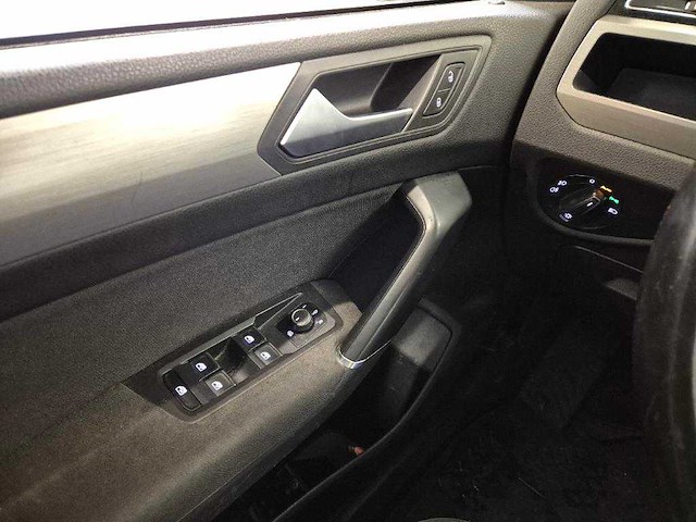 Volkswagen touran 2.0 tdi scr comfortl , ps-562-l - afbeelding 2 van  13