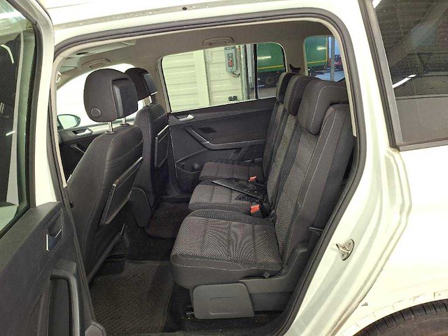 Volkswagen touran 2.0 tdi scr comfortline automaat, pv-961-b - afbeelding 2 van  4