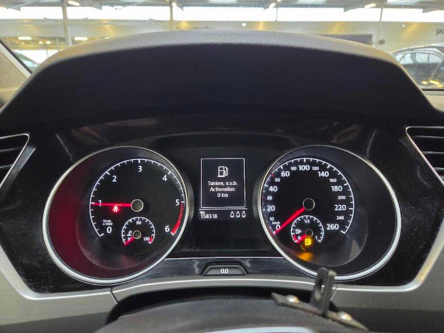 Volkswagen touran 2.0 tdi scr comfortline, jr-086-t - afbeelding 2 van  13