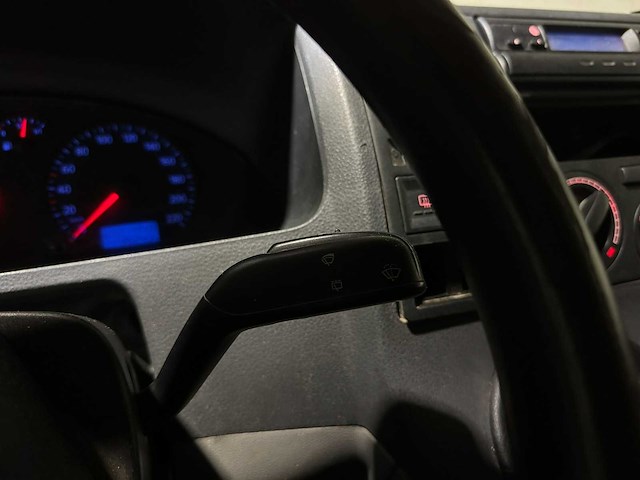 Volkswagen transporter 1.9 tdi 300 103pk 2005, 54-bz-gh - afbeelding 7 van  35