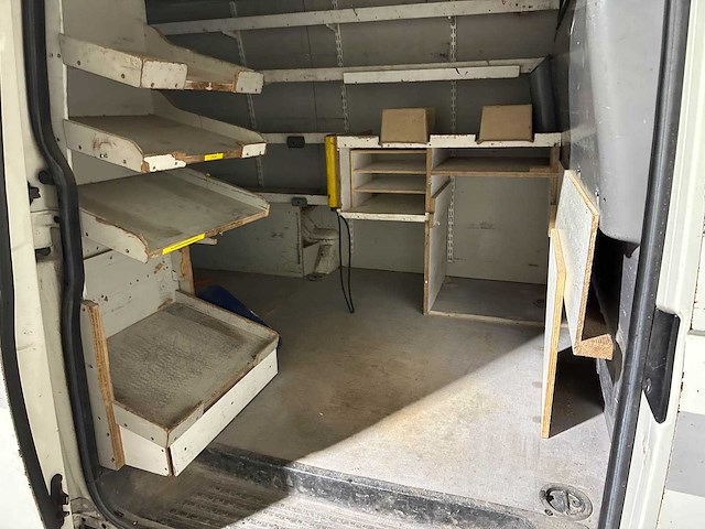 Volkswagen transporter 1.9 tdi 300 103pk 2005, 54-bz-gh - afbeelding 19 van  35