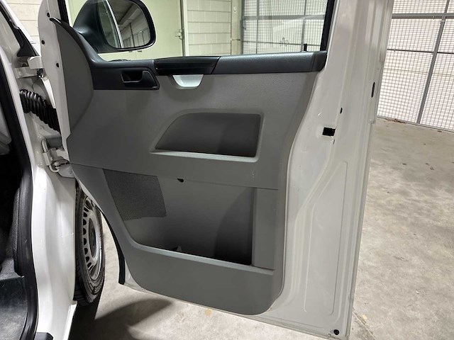 Volkswagen transporter 2.0 tdi l1h1 150pk 2010, 6-vhk-98 - afbeelding 20 van  35