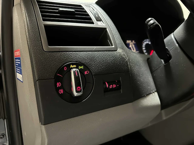 Volkswagen transporter 2.0 tdi l1h2 140pk 2015 (origineel-nl) automaat, vl-857-r - afbeelding 5 van  44