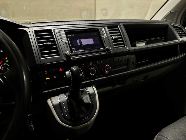 Volkswagen transporter 2.0 tdi l2h1 179pk 2015 (origineel-nl + 1e eigenaar) automaat, vs-398-b - afbeelding 16 van  59