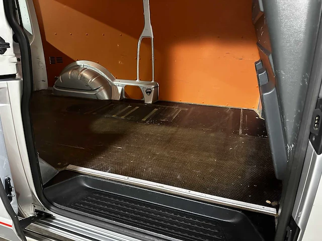 Volkswagen transporter 2.0 tdi l2h1 179pk 2015 (origineel-nl + 1e eigenaar) automaat, vs-398-b - afbeelding 26 van  59