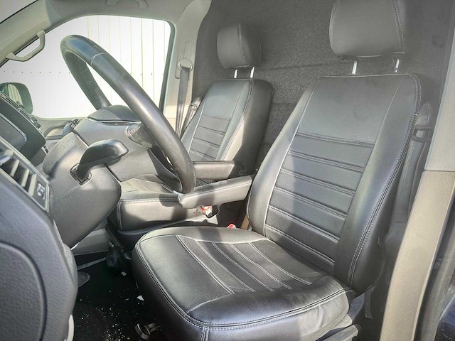 Volkswagen transporter 2.0 tdi l2h1 200pk! highline automaat, v-111-rv - afbeelding 8 van  13