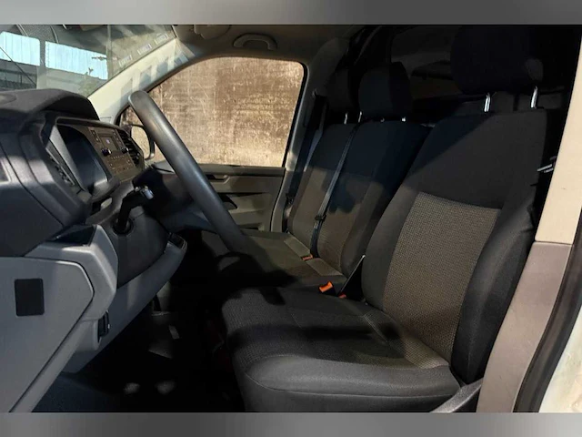 Volkswagen transporter 2.0 tdi l2h1 28 comfortline 150pk 2023, v-80-rls - afbeelding 29 van  37
