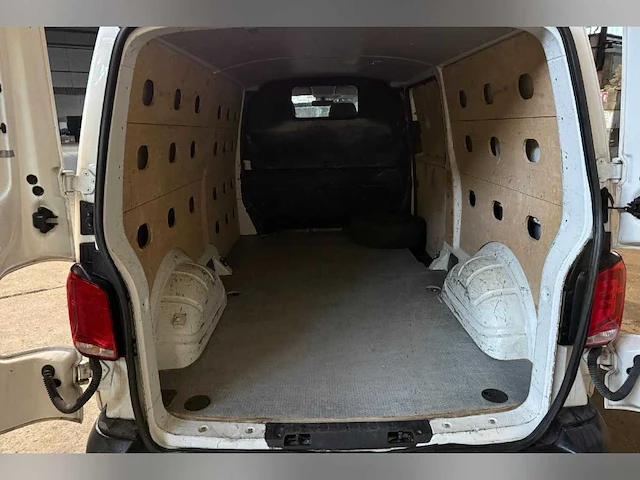 Volkswagen transporter 2.0 tdi l2h1 28 comfortline 150pk 2023, v-80-rls - afbeelding 33 van  37