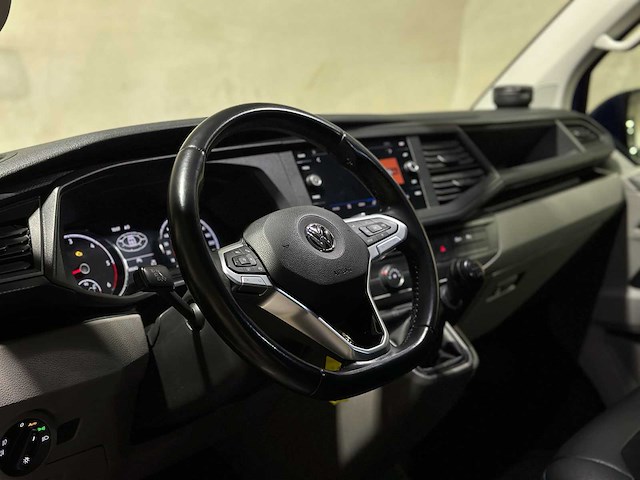 Volkswagen transporter 2.0 tdi l2h1 30 dc 6-persoons highline 150pk 2020 (origineel-nl), vgk-42-l bedrijfswagen - afbeelding 2 van  31