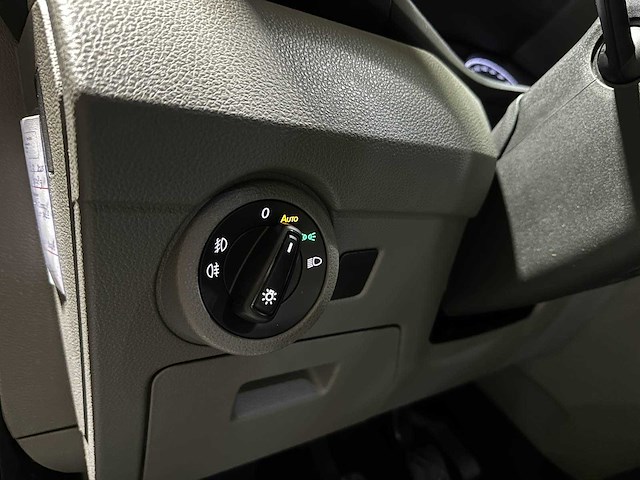 Volkswagen transporter 2.0 tdi l2h1 30 dc 6-persoons highline 150pk 2020 (origineel-nl), vgk-42-l bedrijfswagen - afbeelding 5 van  31