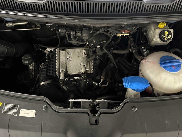Volkswagen transporter 2.0 tdi l2h1 30 dc 6-persoons highline 150pk 2020 (origineel-nl), vgk-42-l bedrijfswagen - afbeelding 24 van  31