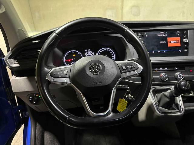 Volkswagen transporter 2.0 tdi l2h1 30 dc 6-persoons highline 150pk 2020 (origineel-nl), vgk-42-l bedrijfswagen - afbeelding 3 van  30