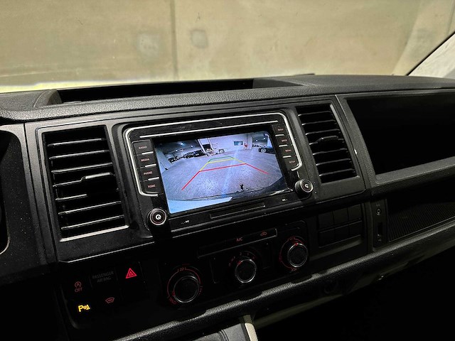 Volkswagen transporter 2.0 tdi l2h1 "automaat" highline 204pk 2018 (origineel-nl), v-921-sg bedrijfswagen - afbeelding 14 van  21