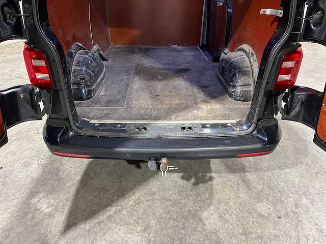 Volkswagen transporter 2.0 tdi l2h1 "automaat" highline 204pk 2018 (origineel-nl), v-921-sg bedrijfswagen - afbeelding 16 van  32