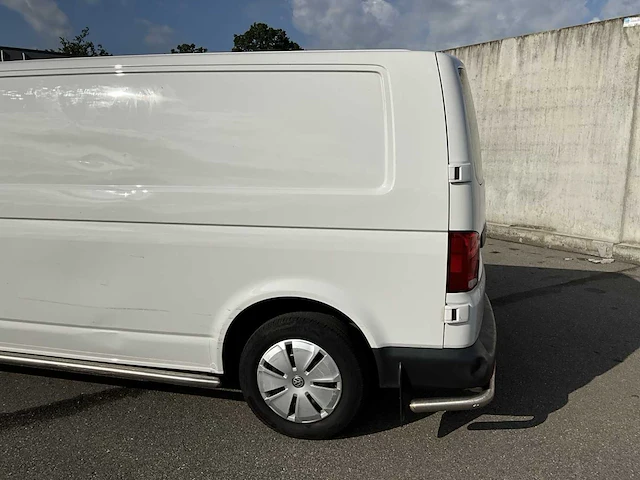 Volkswagen transporter 2.0 tdi l2h1 xl 150pk 3-persoons 2023 v-03-rhd (35.404km) - afbeelding 2 van  24