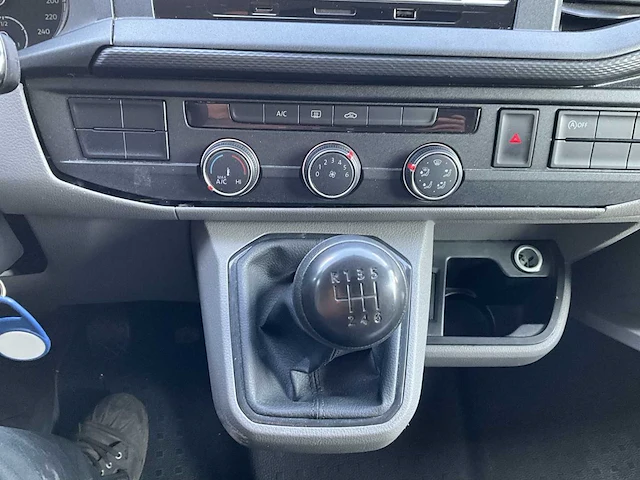 Volkswagen transporter 2.0 tdi l2h1 xl 150pk 3-persoons 2023 v-03-rhd (35.404km) - afbeelding 7 van  24