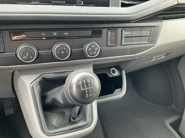 Volkswagen transporter 2.0 tdi l2h1 xl 150pk 3-persoons 2023 v-03-rhj (33.170km) - afbeelding 6 van  20