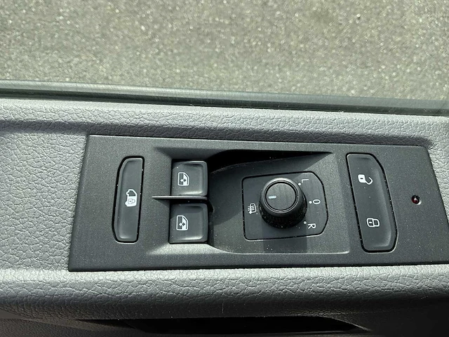 Volkswagen transporter 2.0 tdi l2h1 xl 150pk 3-persoons 2023 v-03-rhj (33.170km) - afbeelding 7 van  20