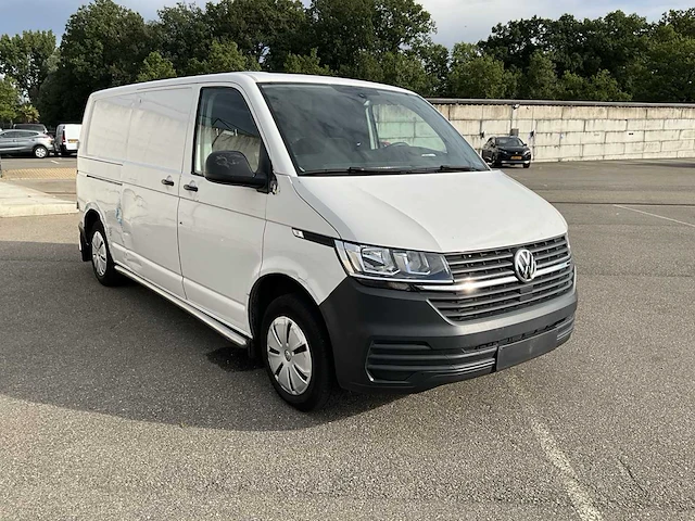 Volkswagen transporter 2.0 tdi l2h1 xl 150pk 3-persoons 2023 v-03-rhj (33.170km) - afbeelding 12 van  20