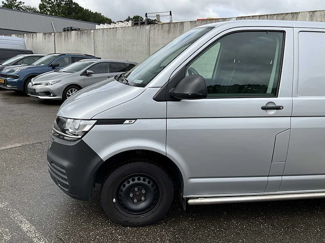 Volkswagen transporter 2.0 tdi l2h1 xl 150pk 3-persoons 2023 v-05-rgn (35.548km) - afbeelding 2 van  24
