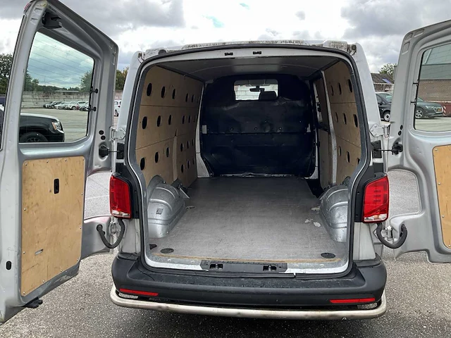 Volkswagen transporter 2.0 tdi l2h1 xl 150pk 3-persoons 2023 v-05-rgn (35.548km) - afbeelding 6 van  24