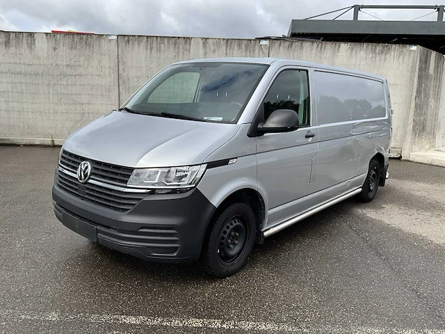 Volkswagen transporter 2.0 tdi l2h1 xl 150pk 3-persoons 2023 v-05-rgn (35.548km) - afbeelding 1 van  24