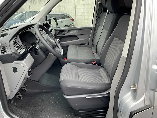 Volkswagen transporter 2.0 tdi l2h1 xl 150pk 3-persoons 2023 v-05-rgn (35.548km) - afbeelding 14 van  24