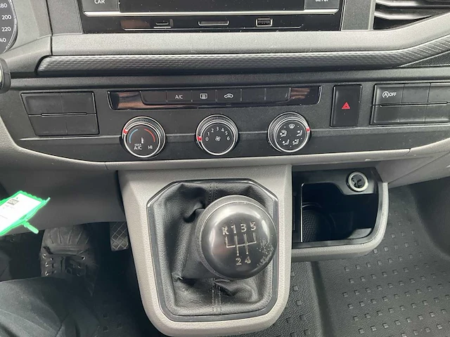 Volkswagen transporter 2.0 tdi l2h1 xl 150pk 3-persoons 2023 v-05-rgn (35.548km) - afbeelding 17 van  24