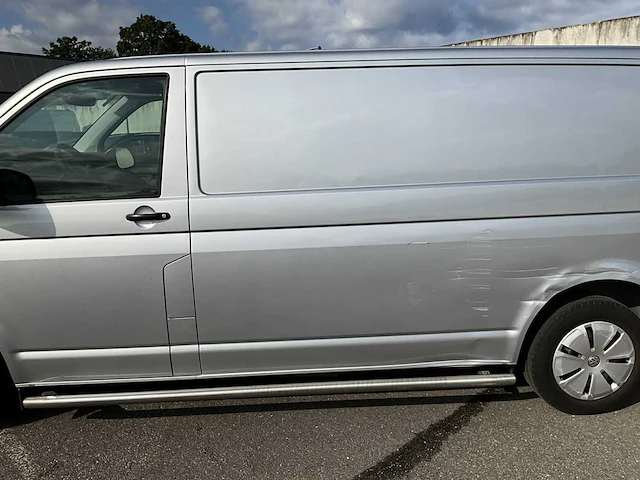 Volkswagen transporter 2.0 tdi l2h1 xl 150pk 3-persoons 2023 v-27-rgh (34.306km) - afbeelding 4 van  13