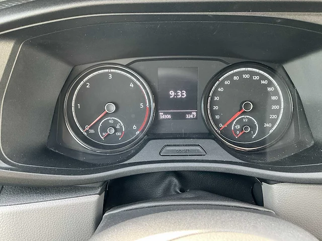 Volkswagen transporter 2.0 tdi l2h1 xl 150pk 3-persoons 2023 v-27-rgh (34.306km) - afbeelding 7 van  13