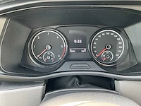Volkswagen transporter 2.0 tdi l2h1 xl 150pk 3-persoons 2023 v-27-rgh (34.306km) - afbeelding 7 van  13