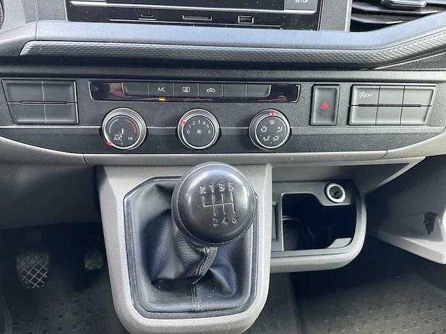 Volkswagen transporter 2.0 tdi l2h1 xl 150pk 3-persoons 2023 v-27-rgh (34.306km) - afbeelding 8 van  13