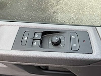 Volkswagen transporter 2.0 tdi l2h1 xl 150pk 3-persoons 2023 v-27-rgh (34.306km) - afbeelding 9 van  13