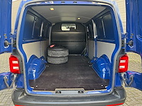 Volkswagen transporter 2.0 tdi trendline 3-persoons 150pk 2018 (origineel-nl), v-476-ks - afbeelding 17 van  35