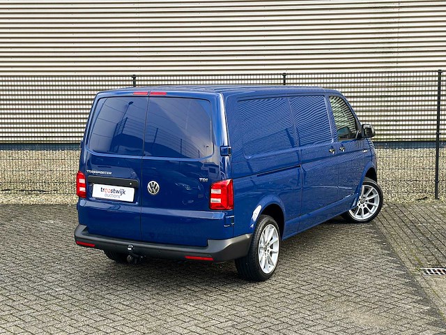 Volkswagen transporter 2.0 tdi trendline 3-persoons 150pk 2018 (origineel-nl), v-476-ks - afbeelding 34 van  35