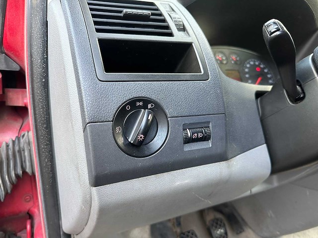 Volkswagen transporter 2.5 tdi 300 131pk 2005, 65-vxt-4 - afbeelding 4 van  33