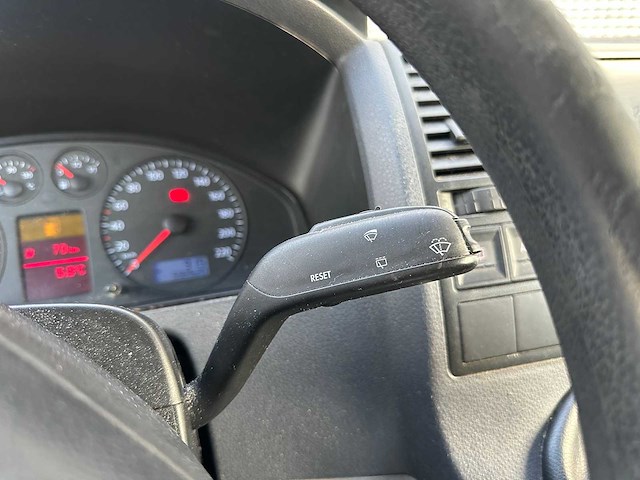 Volkswagen transporter 2.5 tdi 300 131pk 2005, 65-vxt-4 - afbeelding 6 van  33