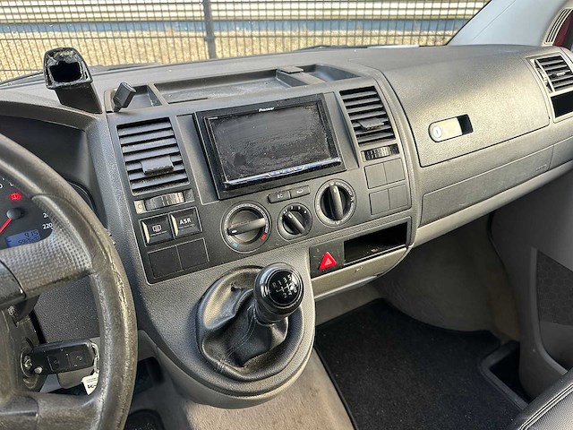 Volkswagen transporter 2.5 tdi 300 131pk 2005, 65-vxt-4 - afbeelding 8 van  33