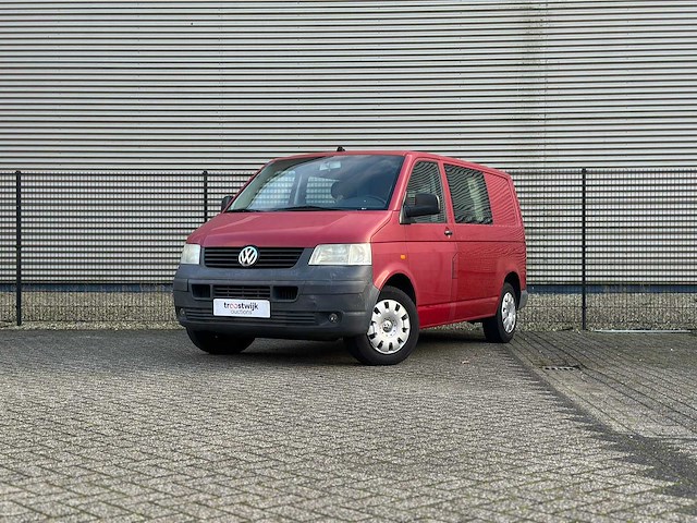 Volkswagen transporter 2.5 tdi 300 131pk 2005, 65-vxt-4 - afbeelding 1 van  33