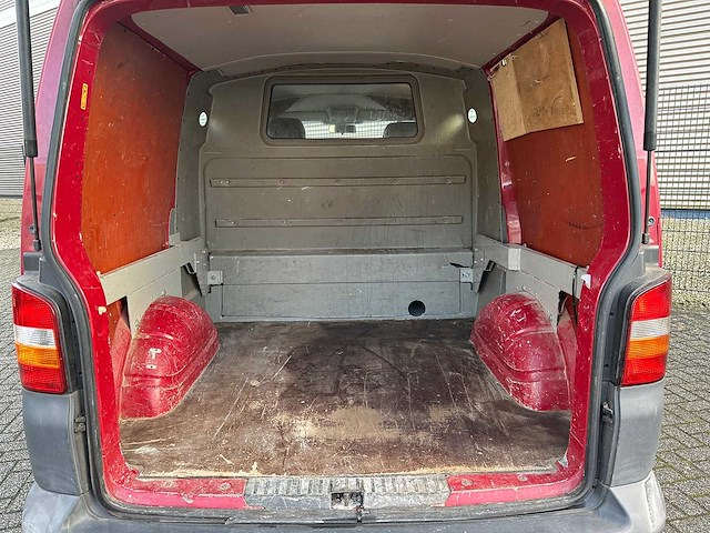 Volkswagen transporter 2.5 tdi 300 131pk 2005, 65-vxt-4 - afbeelding 14 van  33