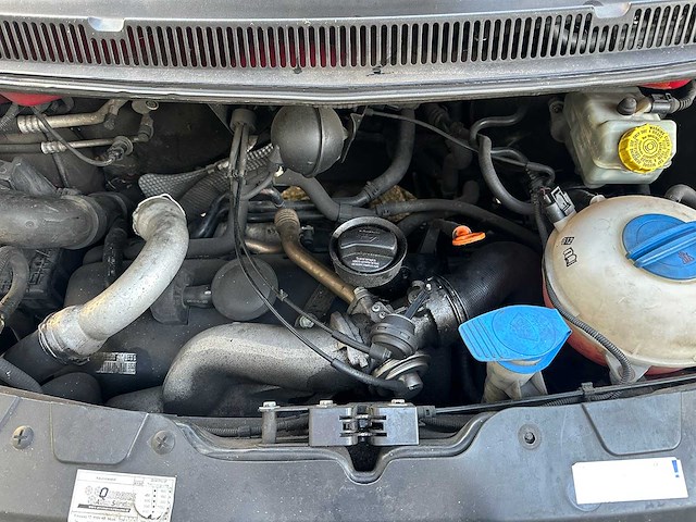 Volkswagen transporter 2.5 tdi 300 131pk 2005, 65-vxt-4 - afbeelding 27 van  33