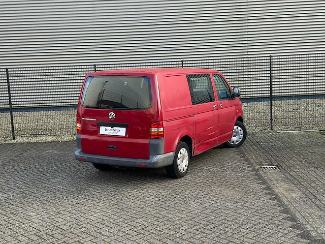Volkswagen transporter 2.5 tdi 300 131pk 2005, 65-vxt-4 - afbeelding 30 van  33