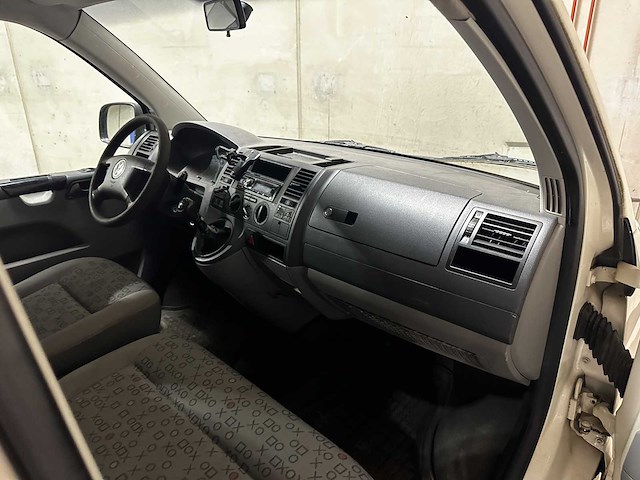 Volkswagen transporter 2.5 tdi 340 dc 131pk 2006 (origineel-nl) dubbele cabine, 23-bz-jn - afbeelding 29 van  57