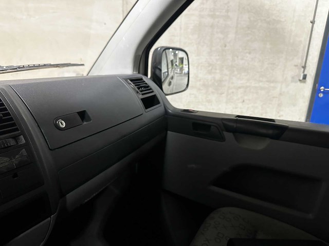 Volkswagen transporter 2.5 tdi 340 dc 131pk 2006 (origineel-nl) dubbele cabine, 23-bz-jn - afbeelding 12 van  51