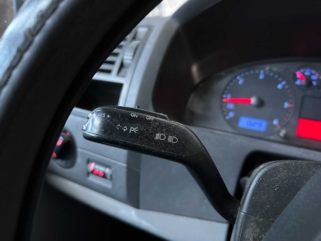 Volkswagen transporter 2.5 tdi 340 l2h1 -lang- 131pk 2007, 81-vgk-3 - afbeelding 4 van  35